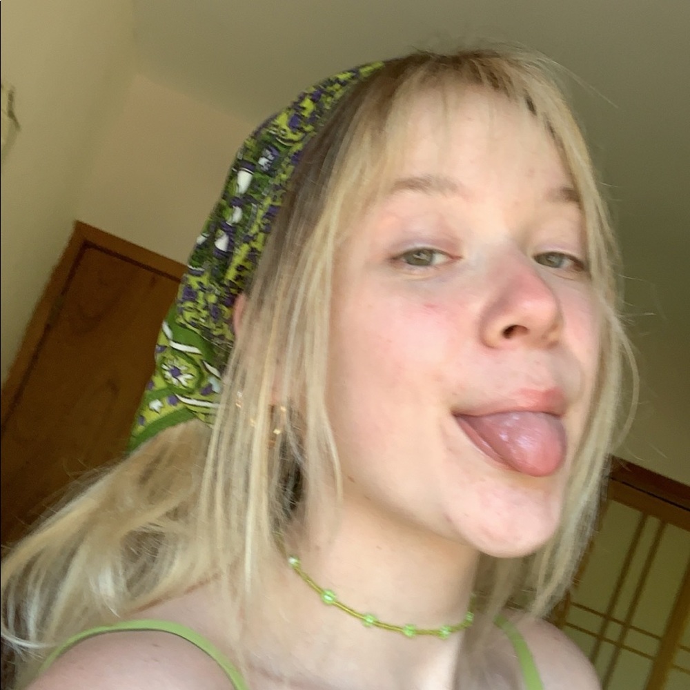 Meet your Posher, Danielle